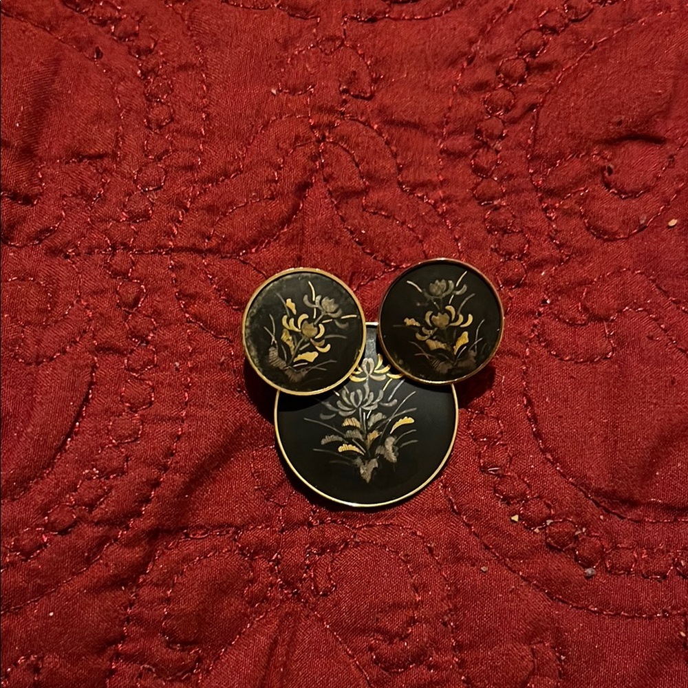 Amita Damascene Elegant Black and Gold Floral Brooch and Clip screw earrings